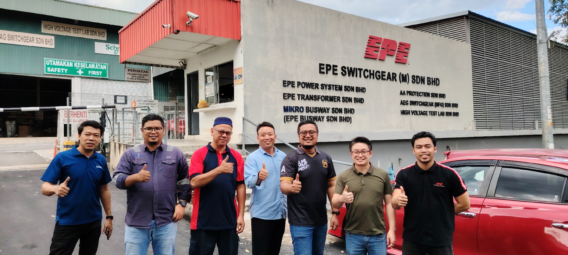 Huazheng Electrical Engineer Goes to Malaysia to Guide Customers